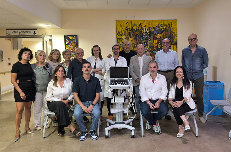 Grazie al contributo di Matrix, Associazione “Vittorio Lodini per la Ricerca in Chirurgia” dona un ecografo portatile alla Chirurgia Senologica reggiana