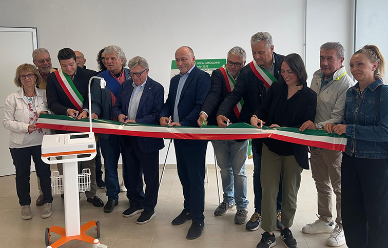Castelnovo né Monti, quattro elettrocardiografi donati grazie al Memorial Giroldini e a Sa.Re. al Distretto montano. Serviranno per le Case della Comunità di Castelnovo, Carpineti, Villa Minozzo e Toano